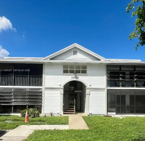 19055 NW 62nd Ave #102, Hialeah, FL 33015