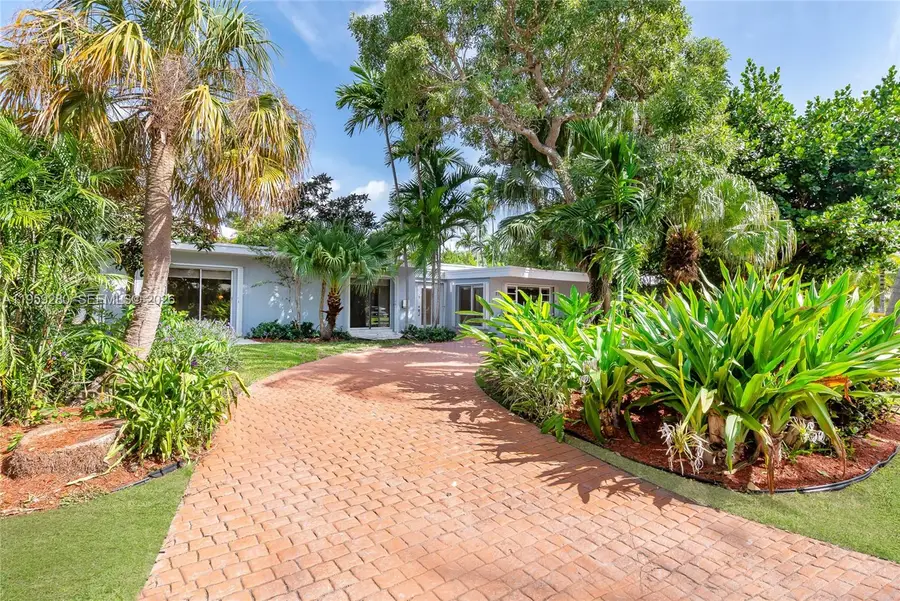 310 Harbor Ct, Key Biscayne, FL 33149 - Image #2