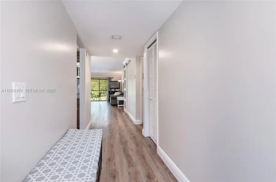 402 Lakeview Dr #201, Weston, FL 33326 - Image #3