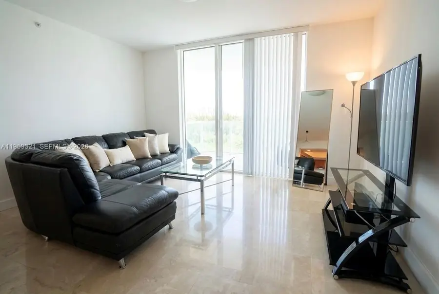 14951 Royal Oaks Ln #907, North Miami, FL 33181 - Image #3