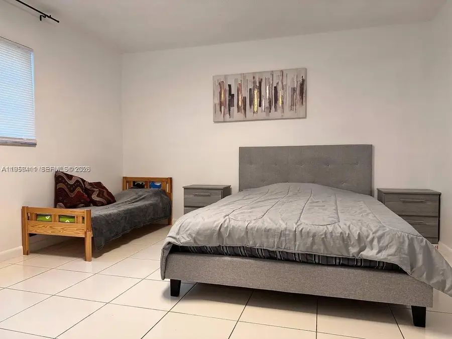 319 NE 14th Ave #106, Hallandale Beach, FL 33009 - Image #2