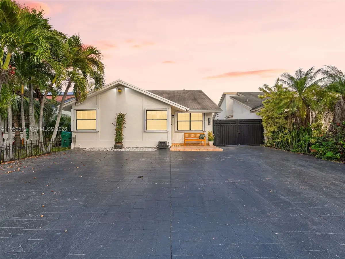 951 SW 124th Ct, Miami, FL 33184 - #1