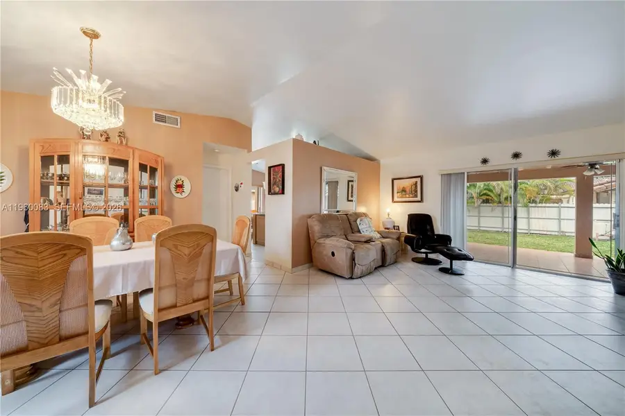 20103 NW 57th Pl, Hialeah, FL 33015 - Image #3