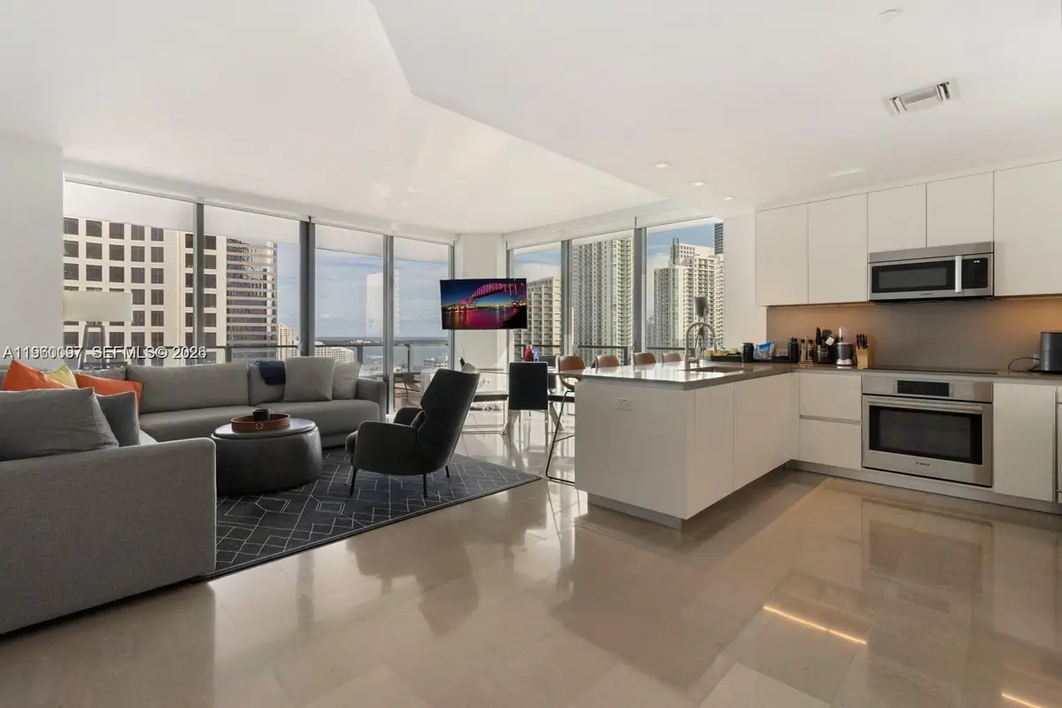 68 SE 6th St #2101, Miami, FL 33131 - Image #1