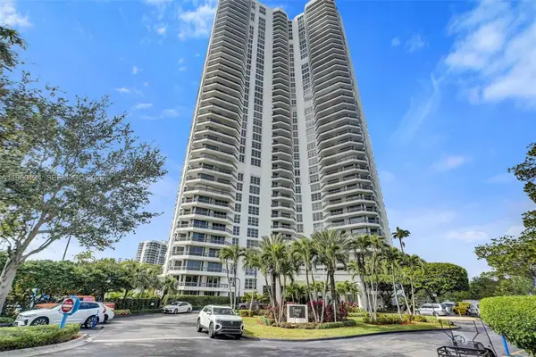 3500 Mystic Pointe Dr #3206, Aventura, FL 33180