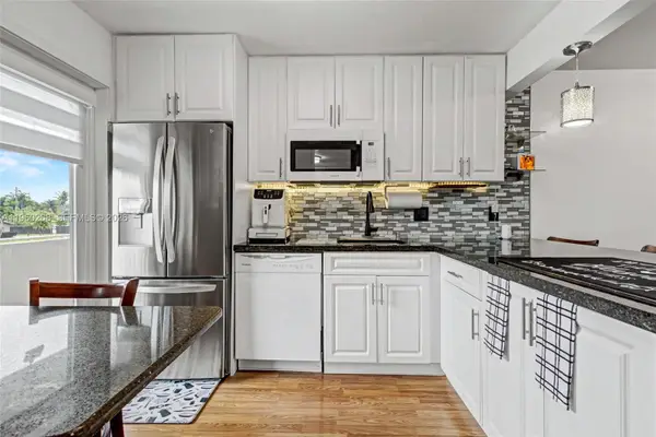 5100 Washington St #207, Hollywood, FL 33021