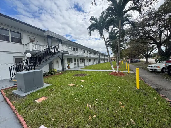 20337 NE 2nd Ave #18, Miami, FL 33179