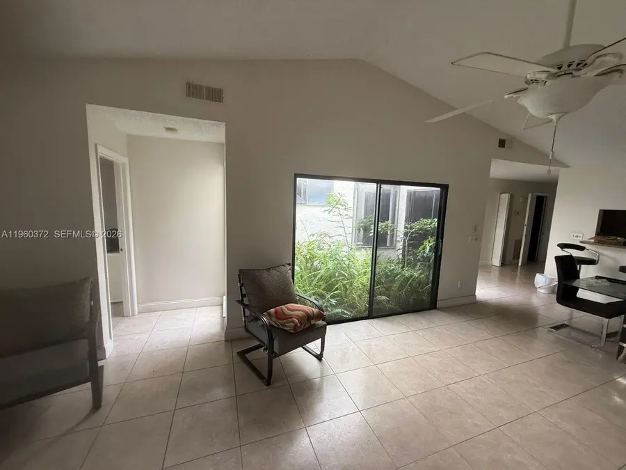 5223 Gate Lake Rd #5223, Tamarac, FL 33319 - Image #3