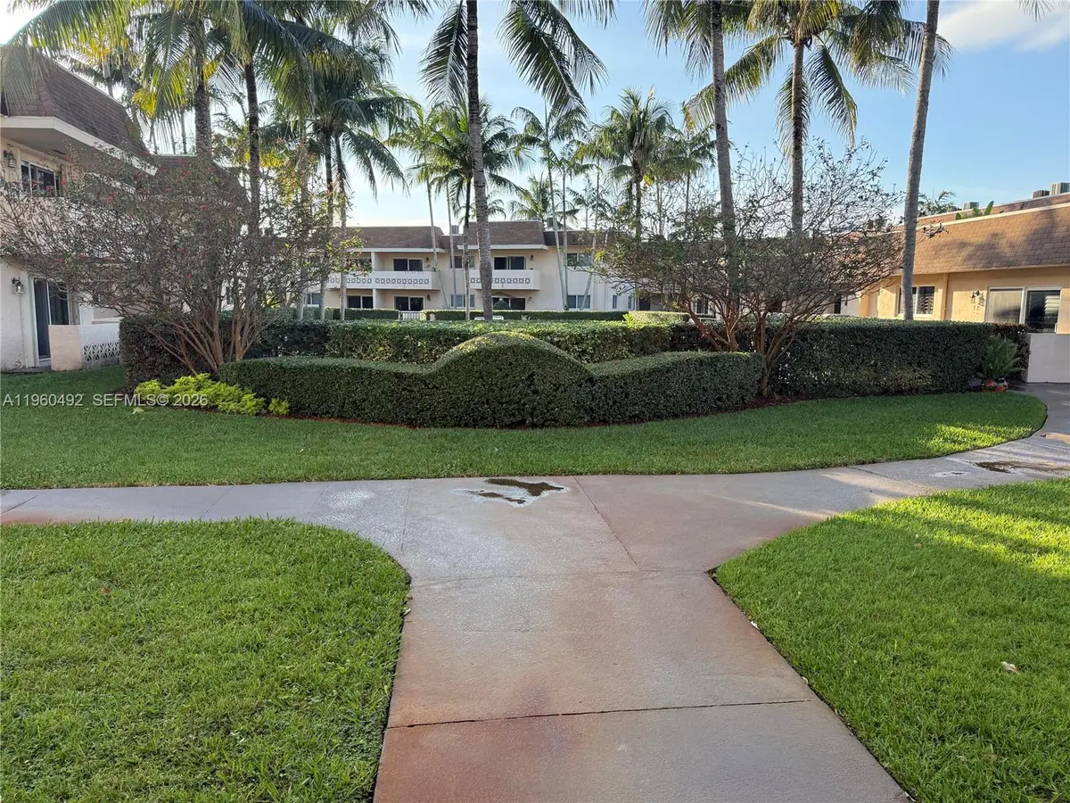 14500 SW 88th Ave #220, Palmetto Bay, FL 33176 - Image #1