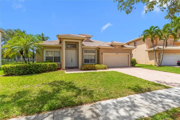 17036 NW 15th St, Pembroke Pines, FL 33028