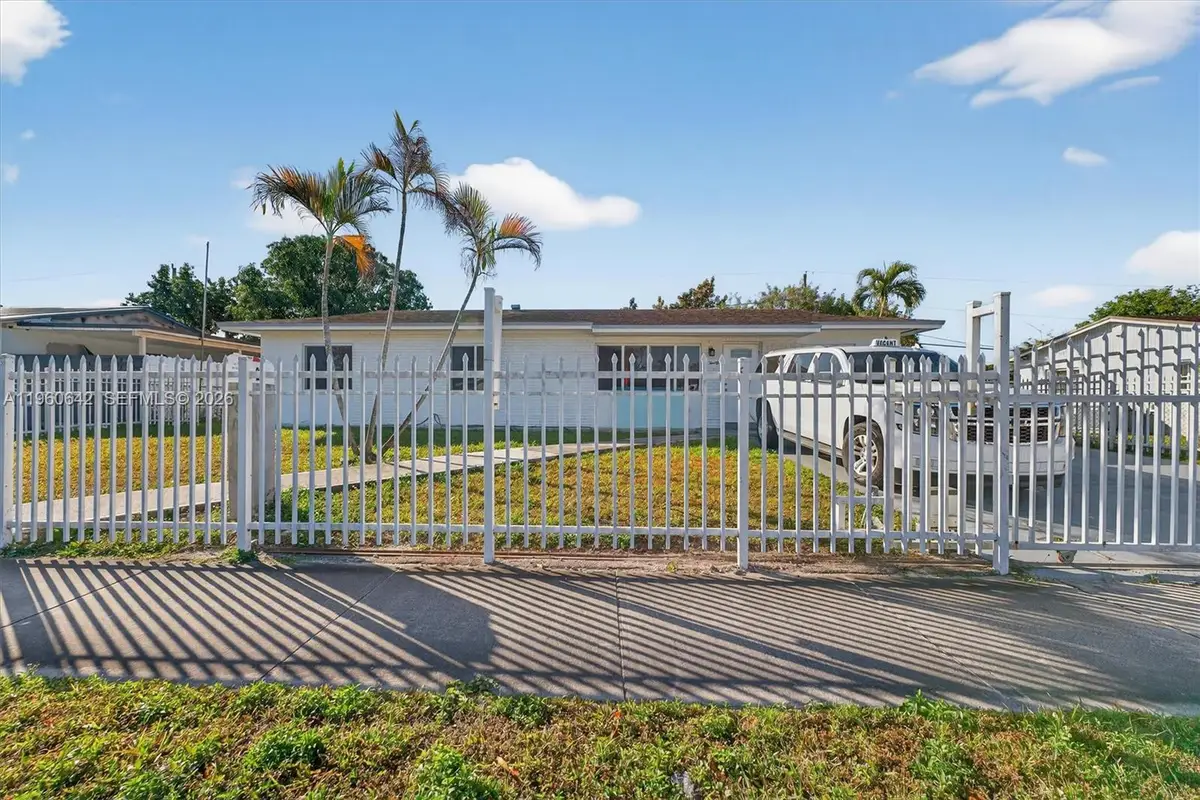 20 NE 215th St, Miami Gardens, FL 33179 - #1