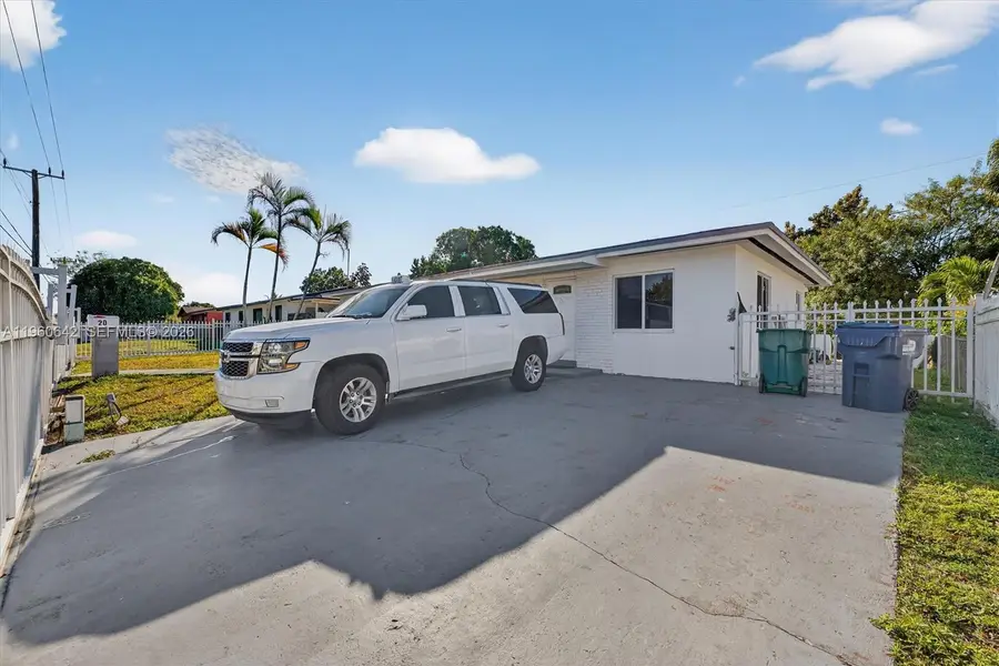 20 NE 215th St, Miami Gardens, FL 33179 - #3