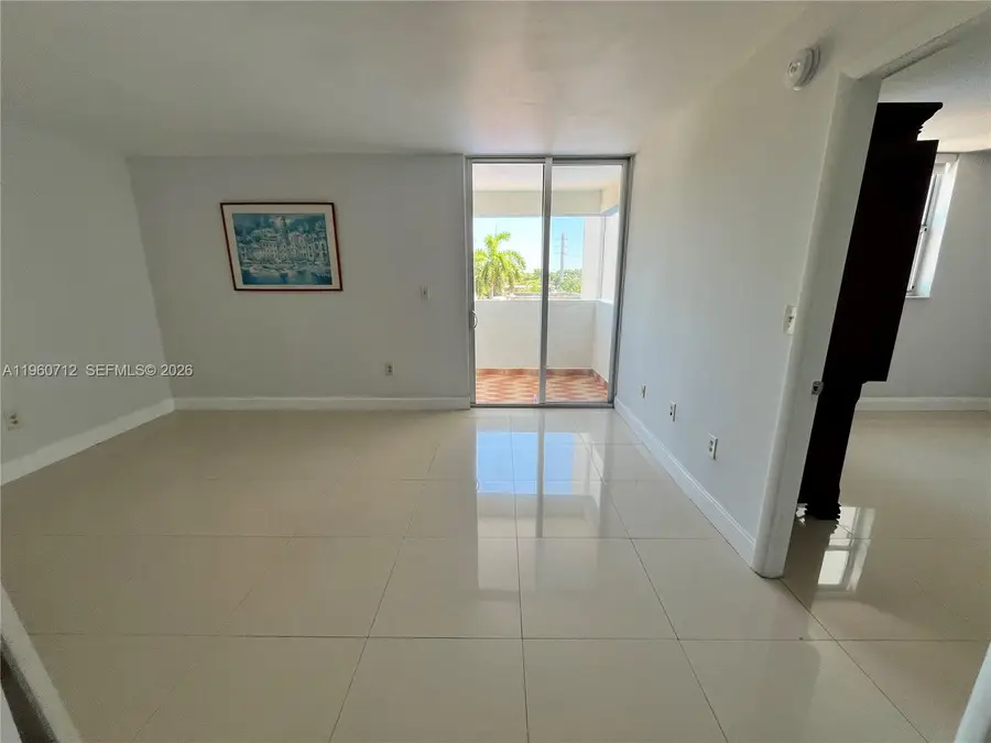 5050 NW 7th St #312, Miami, FL 33126 - #2