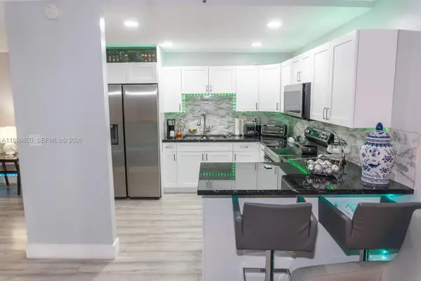 6190 W 19th Ave #201, Hialeah, FL 33012