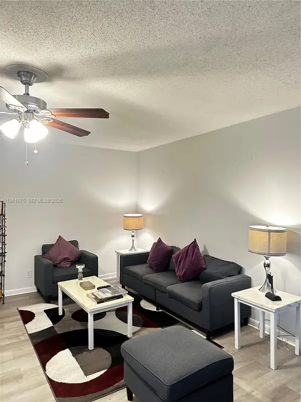 220 Cambridge I #220, West Palm Beach, FL 33417