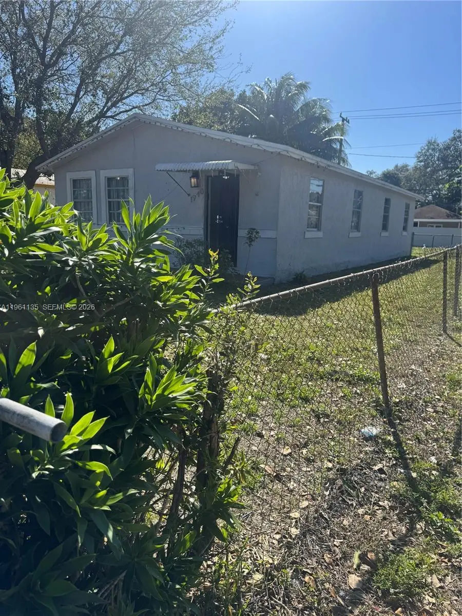 1940 NW 96th St, Miami, FL 33147 - #2
