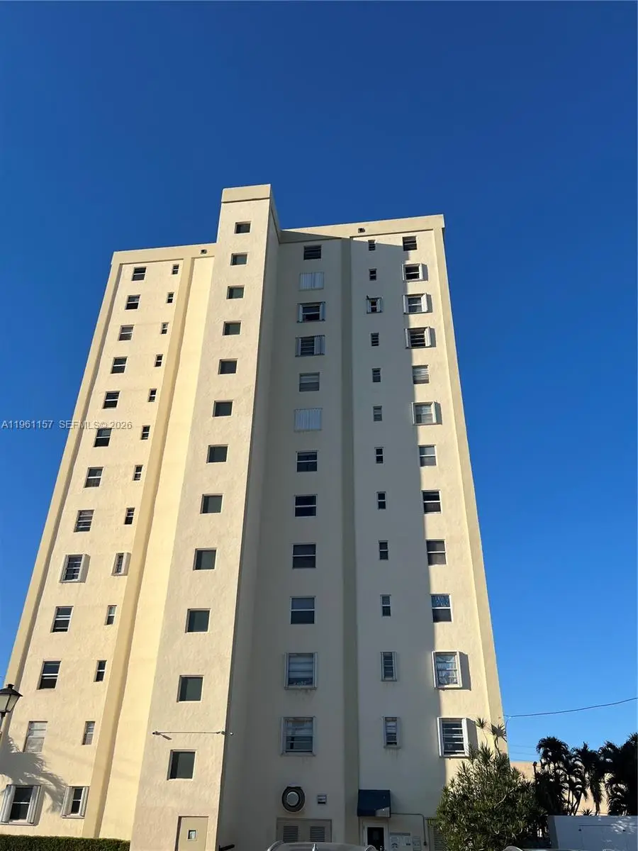 900 NE 18th Ave #306, Fort Lauderdale, FL 33304 - #2