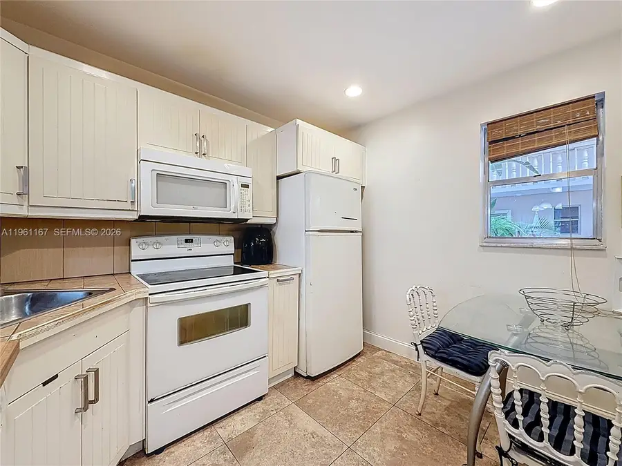 410 SE 2nd St #115, Hallandale Beach, FL 33009 - #3