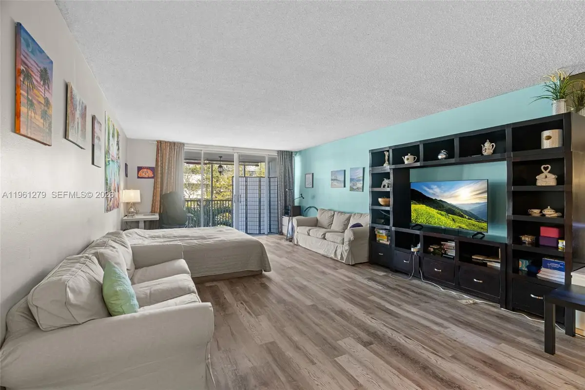 1690 NE 191st St #314-1, Miami, FL 33179 - #1