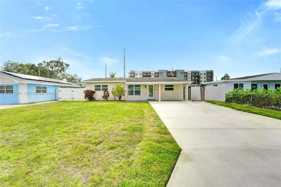 2724 SW 47th St, Fort Lauderdale, FL 33312 - Image #2