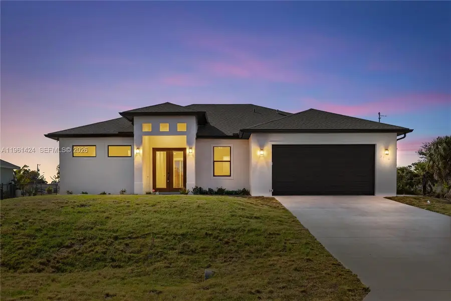 3318 NE 13th Pl, Cape Coral, FL 33909 - #3