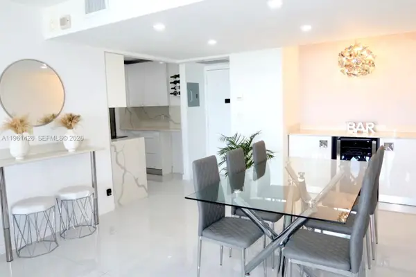 20301 W Country Club Dr #1422, Aventura, FL 33180