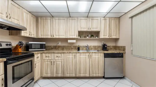 141 SW 96th Ter #204, Plantation, FL 33324