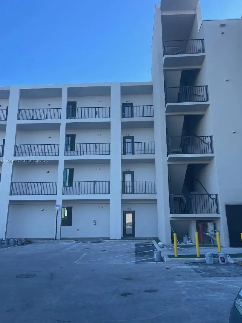 8167 NW 41 St #407, Doral, FL 33166 - #2