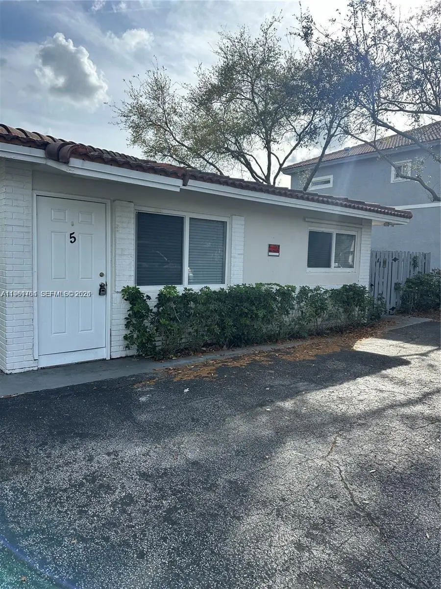 8704 NW 38th Dr, Coral Springs, FL 33065 - #1