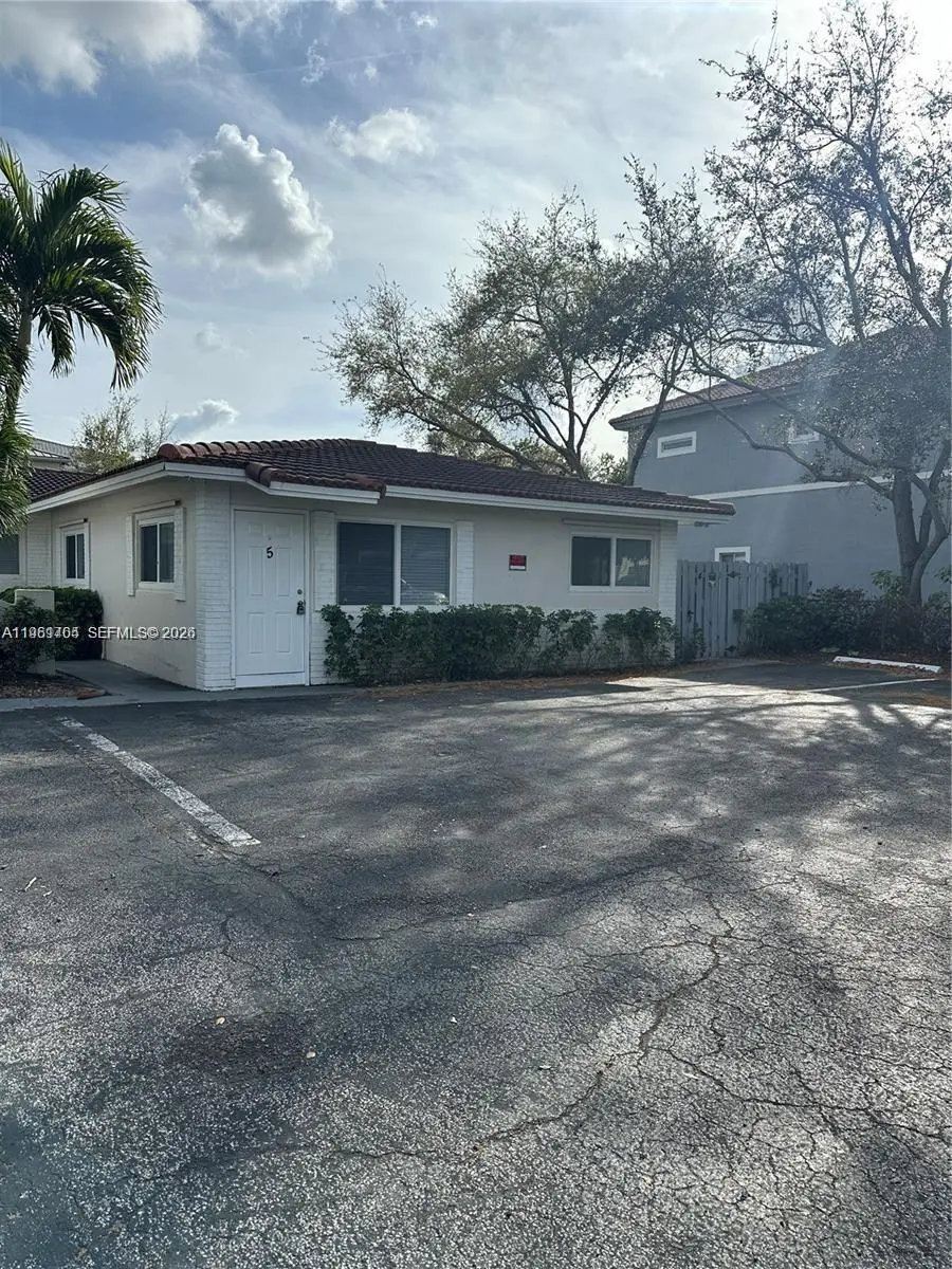 8704 NW 38th Dr, Coral Springs, FL 33065 - #2