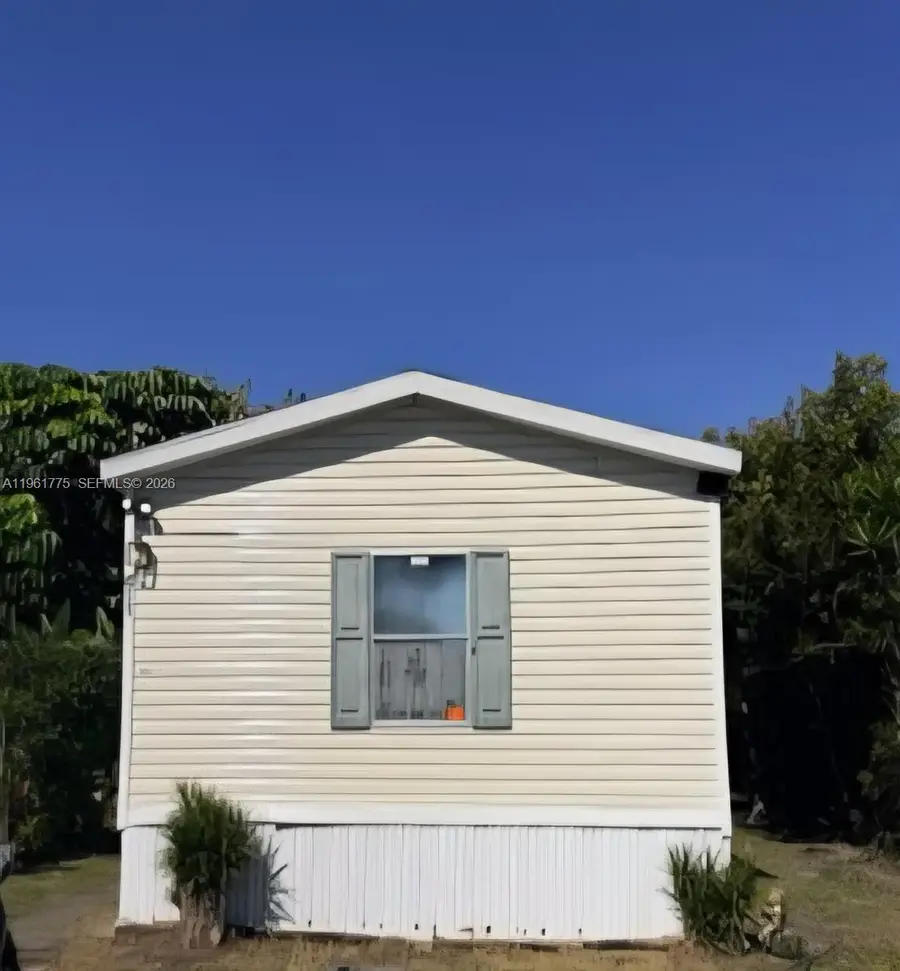 411 SW 131 Ave, Davie, FL 33325 - Image #2