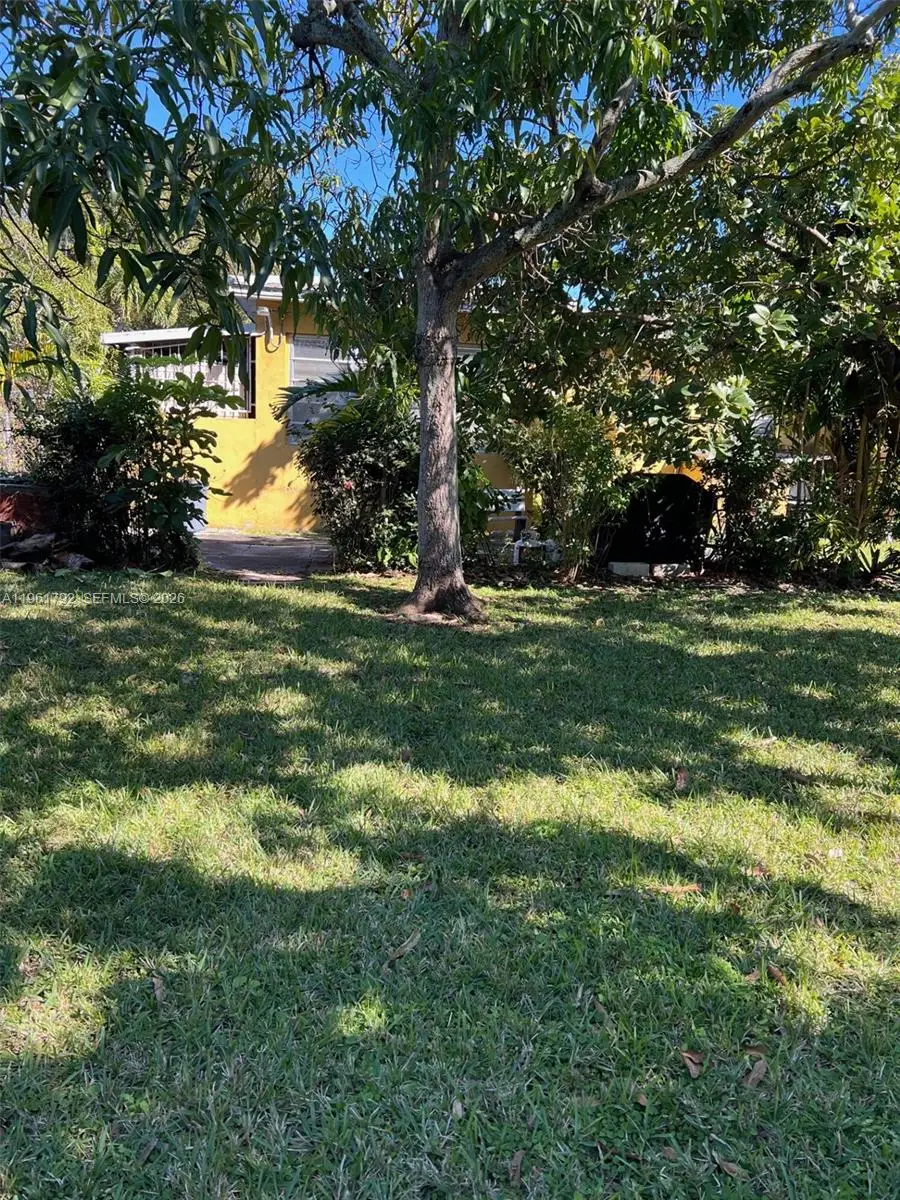 550 Forrest Dr, Miami Springs, FL 33166 - #3