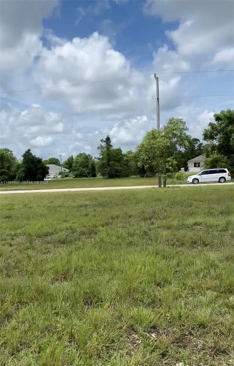 2336 NW 35th Pl, Cape Coral, FL 33993 - Image #3