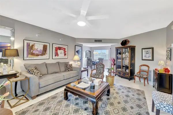 4000 NW 44th Ave #405, Lauderdale Lakes, FL 33319