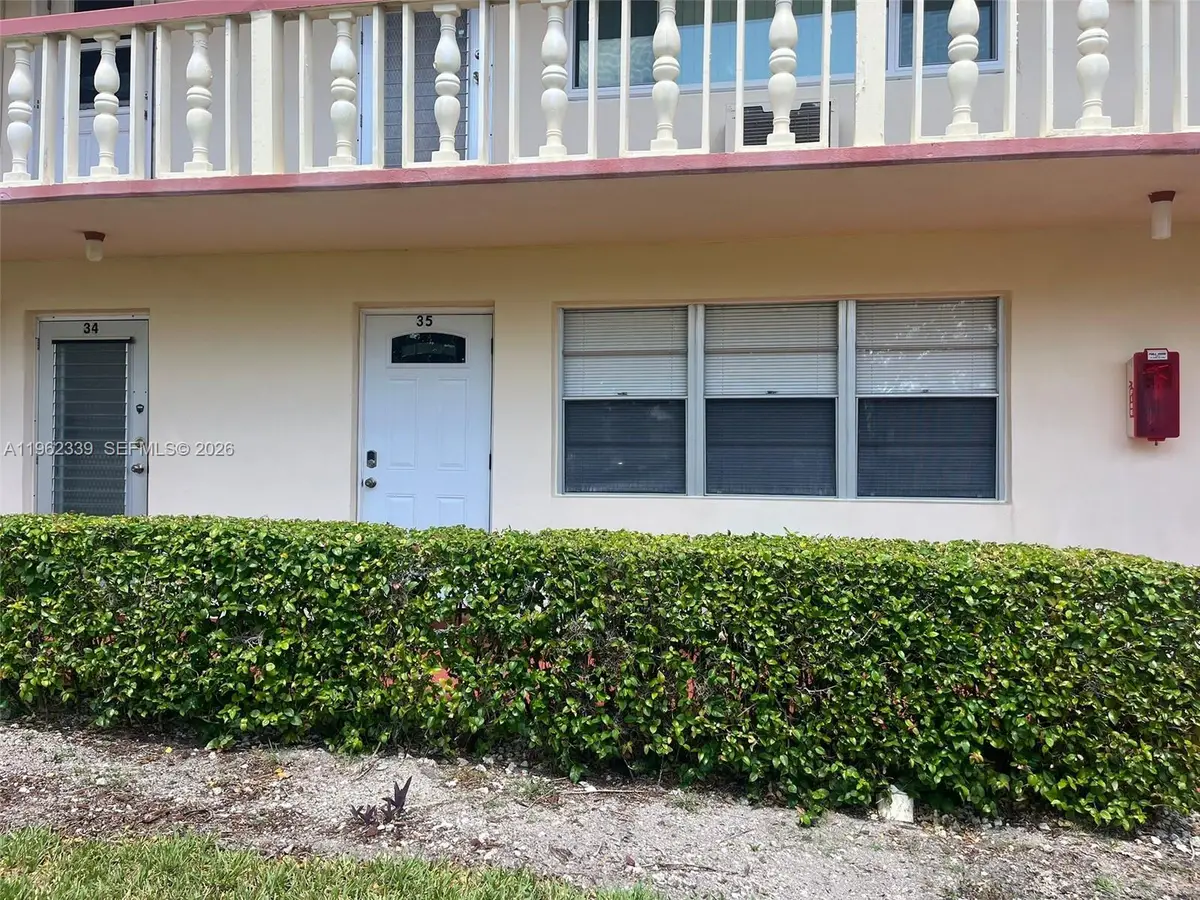 35 Camden #B, West Palm Beach, FL 33417 - Image #1