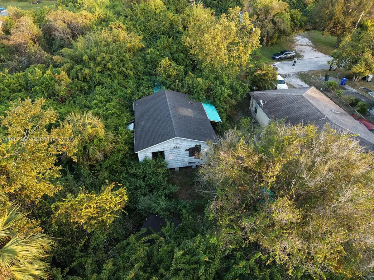 4275 24th Ct, Vero Beach, FL 32967 - #1