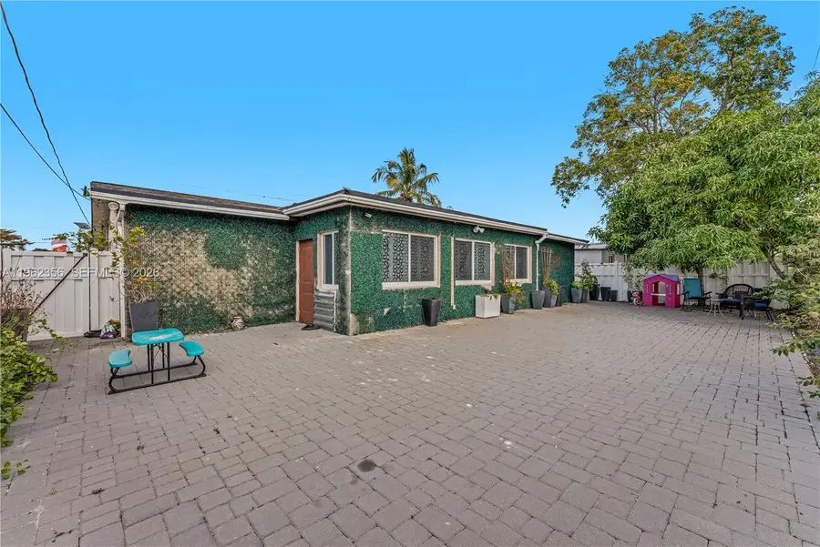 8600 NW 25th Ct, Sunrise, FL 33322 - #2