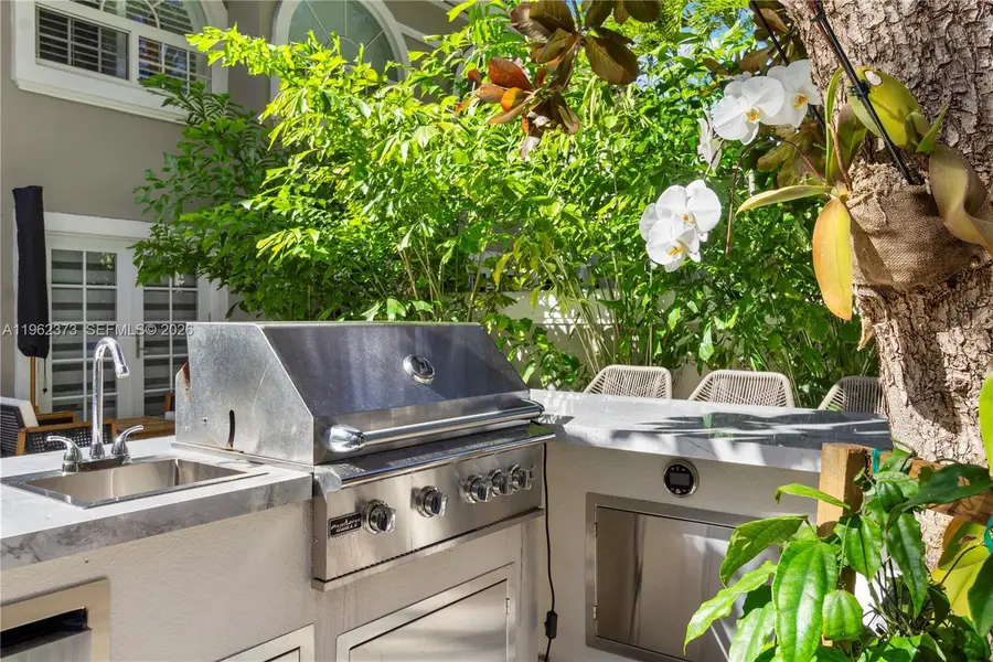 2813 Day Ave #2813, Miami, FL 33133 - Image #3