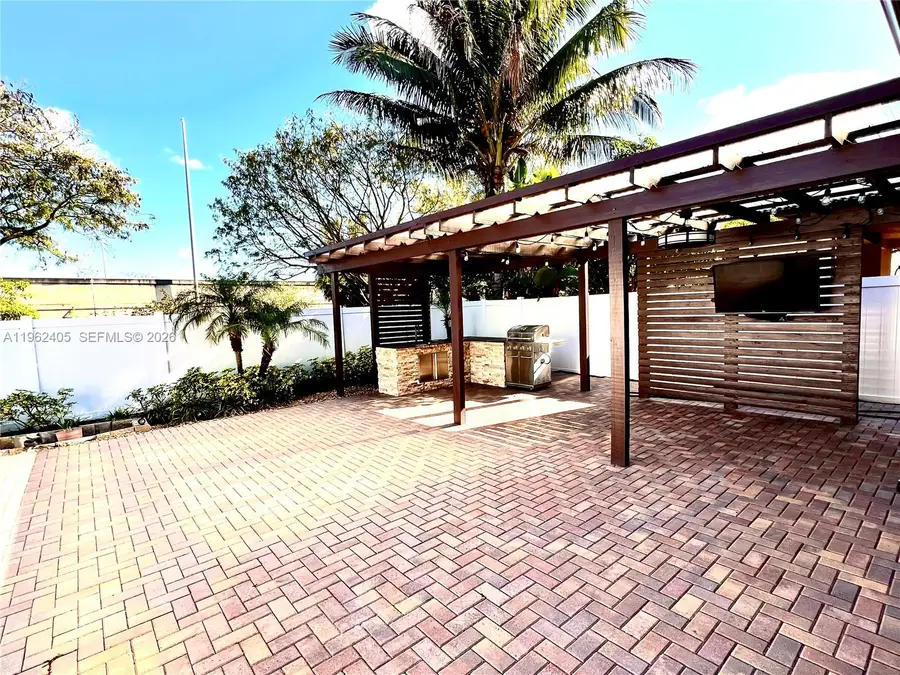 5016 NW 48th Ln, Tamarac, FL 33319 - #2