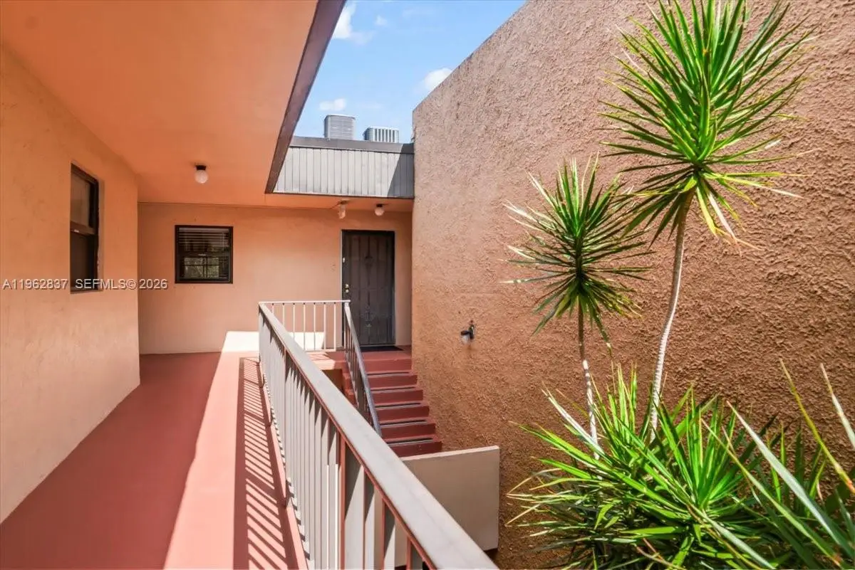 8851 N New River Canal Rd #16E, Plantation, FL 33324 - #1