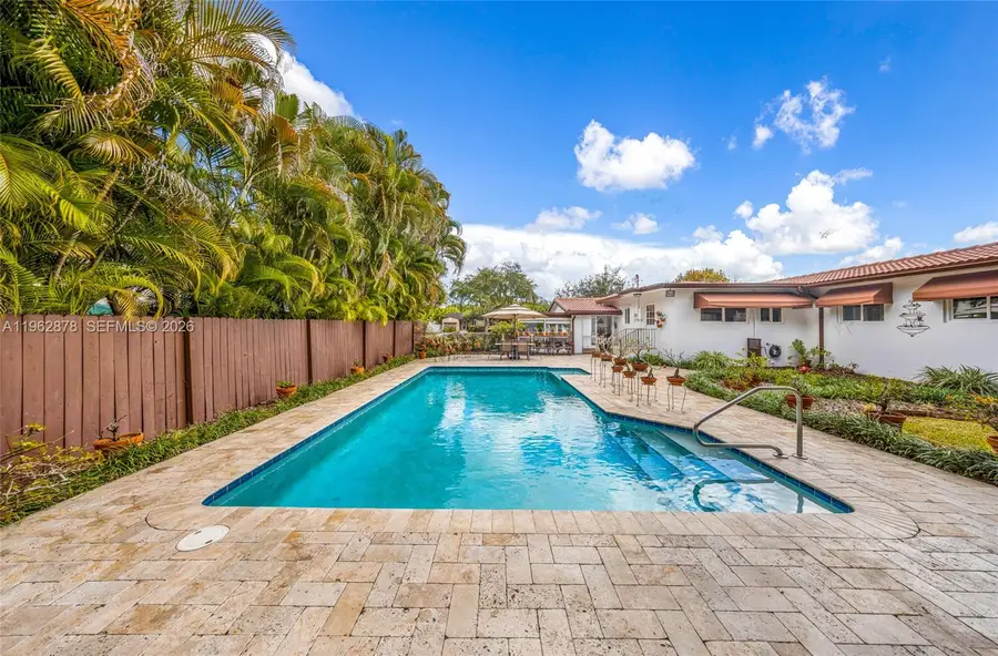 564 De Leon Dr, Miami Springs, FL 33166 - #2