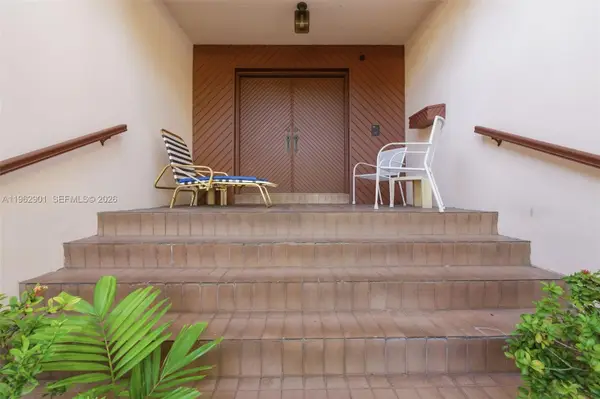 9208 Emerson Ave, Surfside, FL 33154