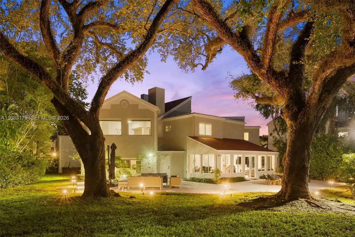 1961 S Oak Haven Cir, Miami, FL 33179 - #1