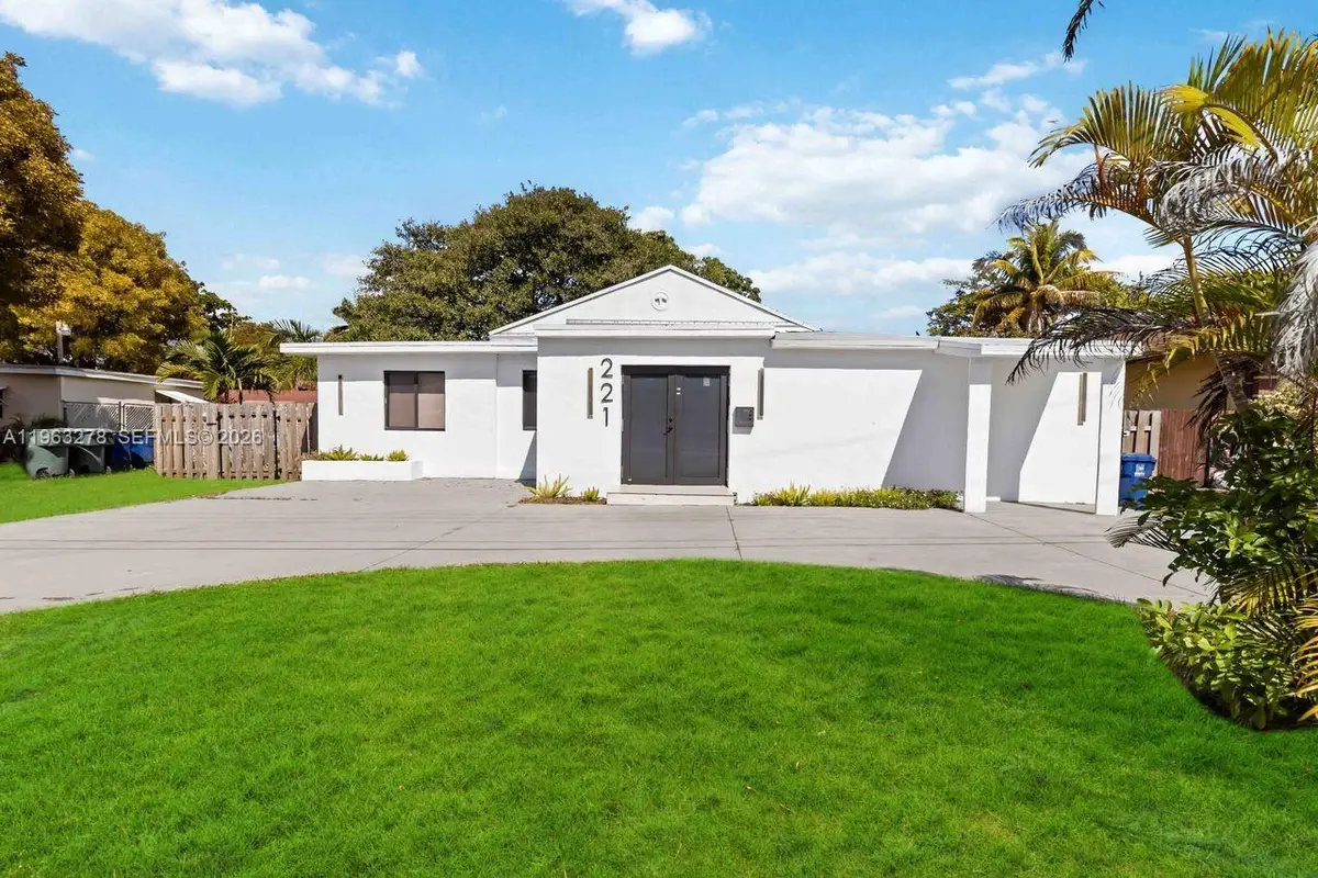 221 NE 4th St, Hallandale Beach, FL 33009 - #1