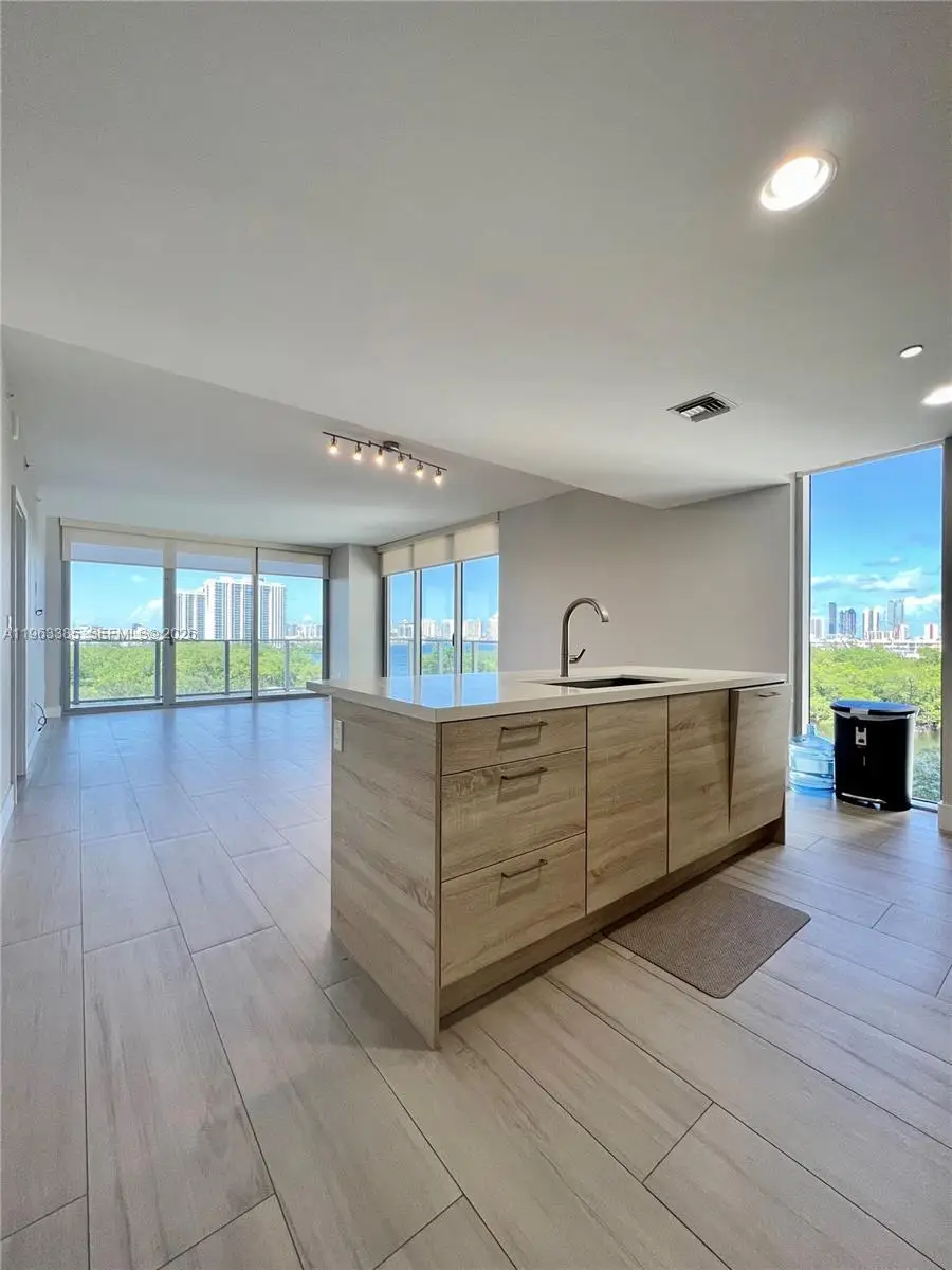 16385 Biscayne Blvd #607, North Miami Beach, FL 33160 - #2
