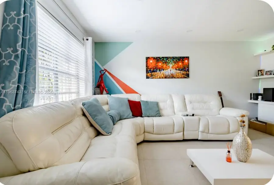 1305 W 53rd St #102, Hialeah, FL 33012 - #3