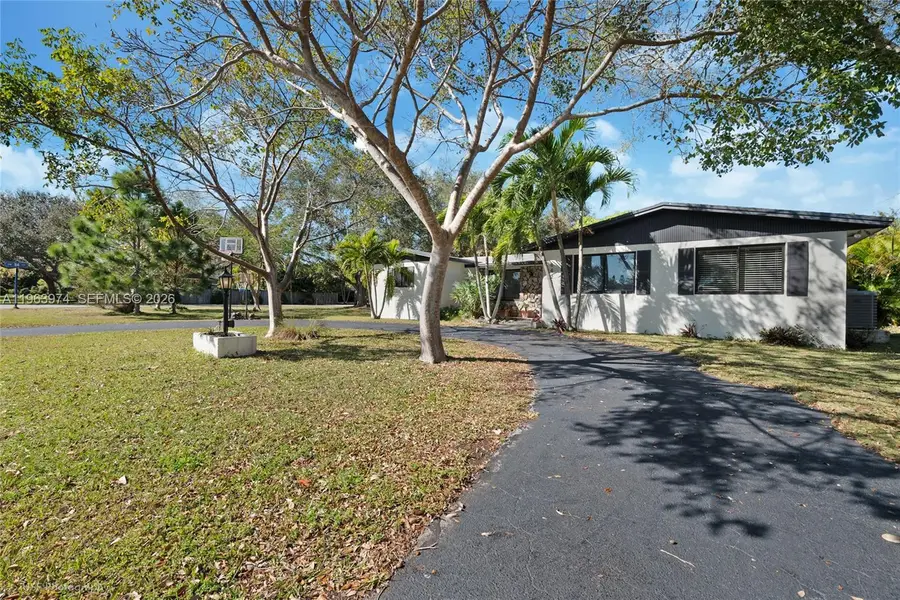 8425 SW 174th St, Palmetto Bay, FL 33157 - #2