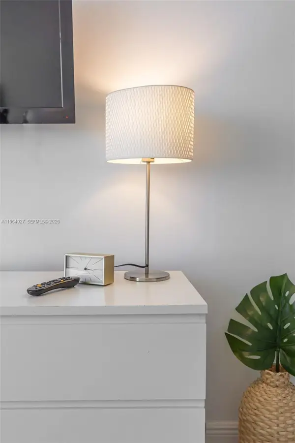 5445 Collins Ave #1623, Miami Beach, FL 33140