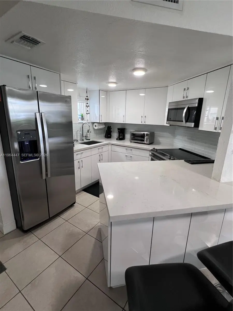 8225 Lake Dr #101, Doral, FL 33166 - #2