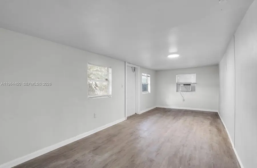 914 NW 80th St, Miami, FL 33150 - #2
